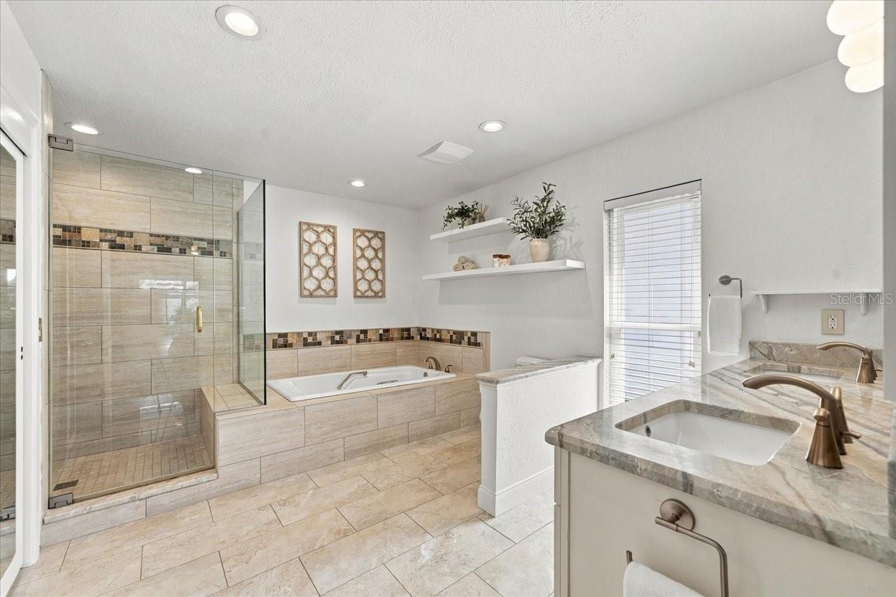 13810 LAKE VILLAGE PL