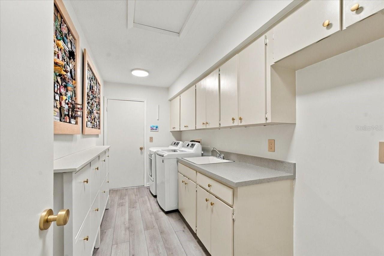 13810 LAKE VILLAGE PL