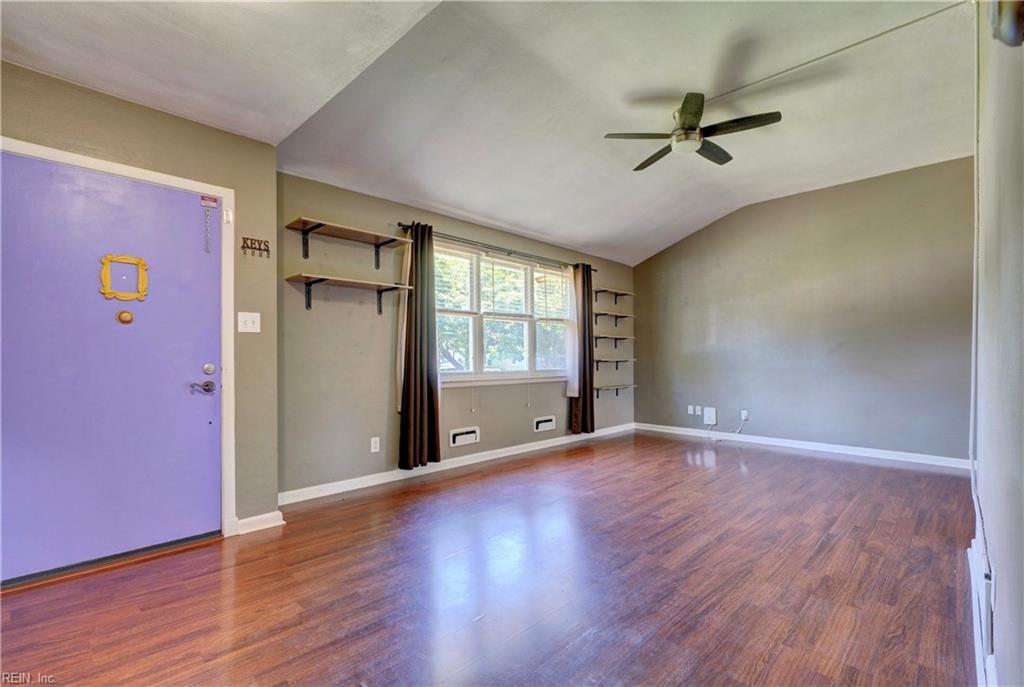 8749 Commodore DR