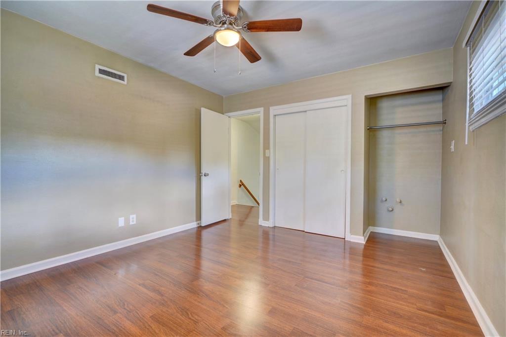 8749 Commodore DR