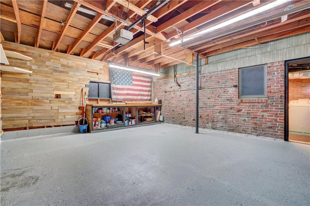 8749 Commodore DR