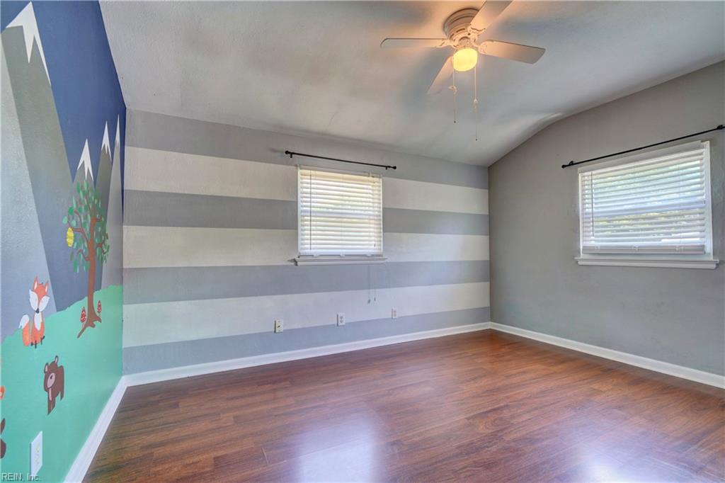 8749 Commodore DR