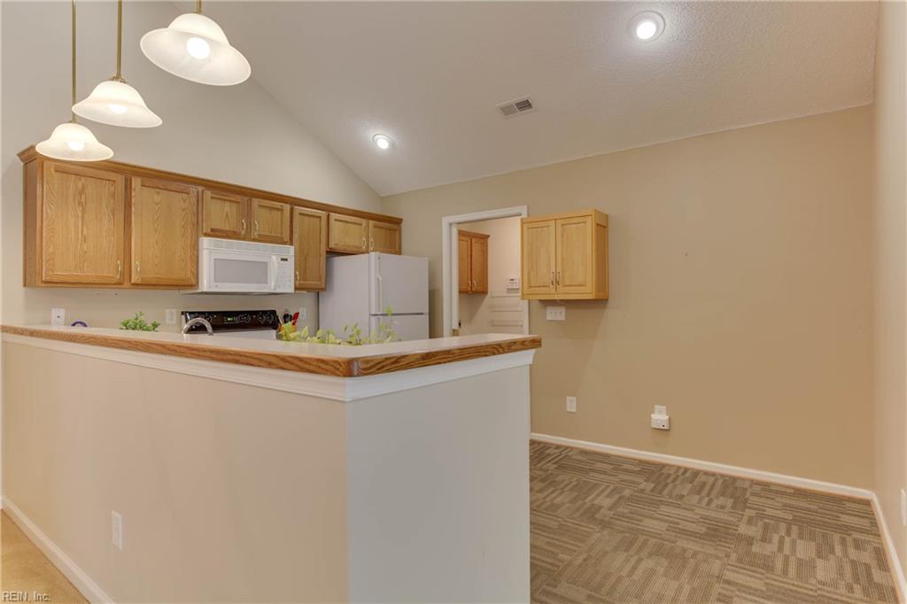 222 Rainbrook WAY