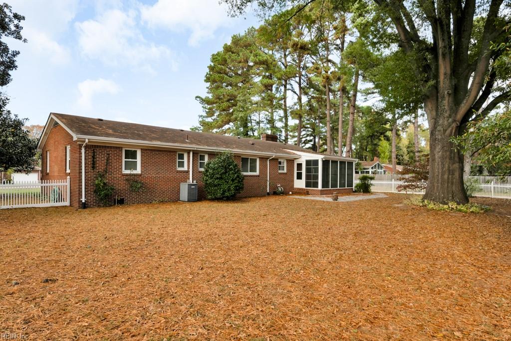109 Lindsey AVE