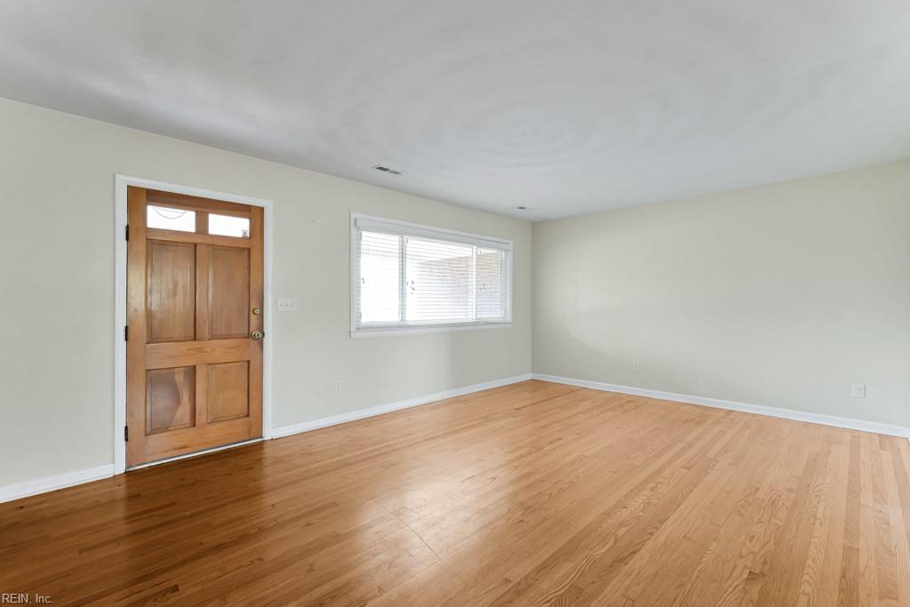 109 Lindsey AVE