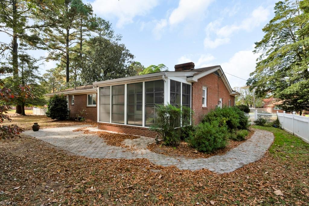 109 Lindsey AVE