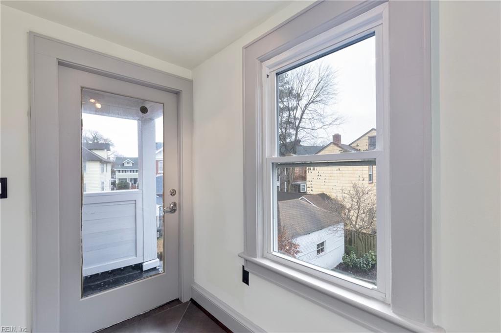 503 W 38th ST