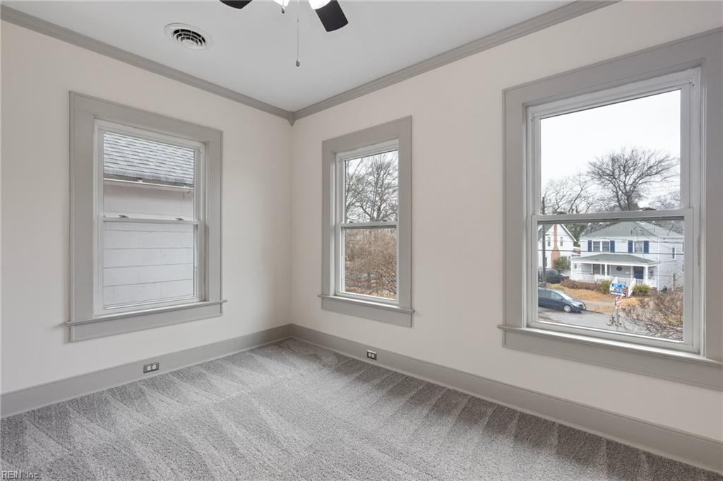 503 W 38th ST