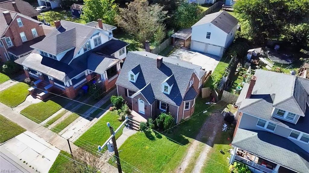 327 Cedar ST
