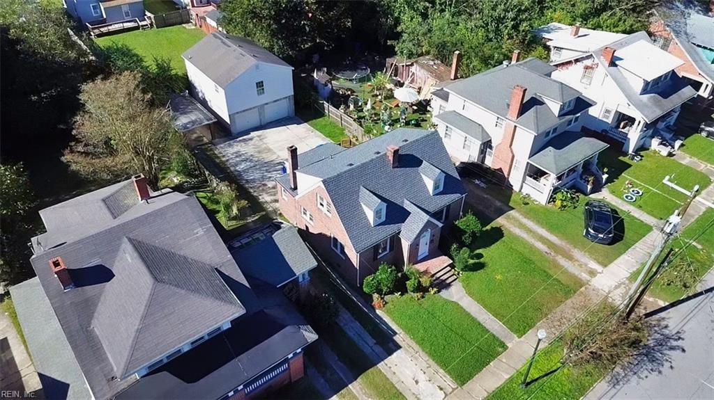 327 Cedar ST