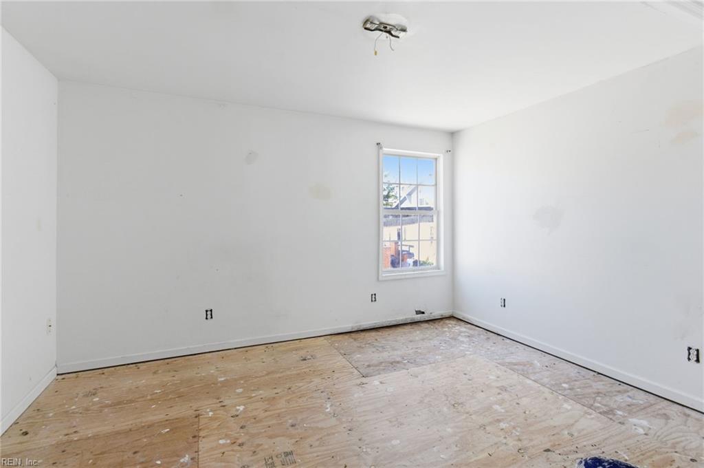 327 Cedar ST
