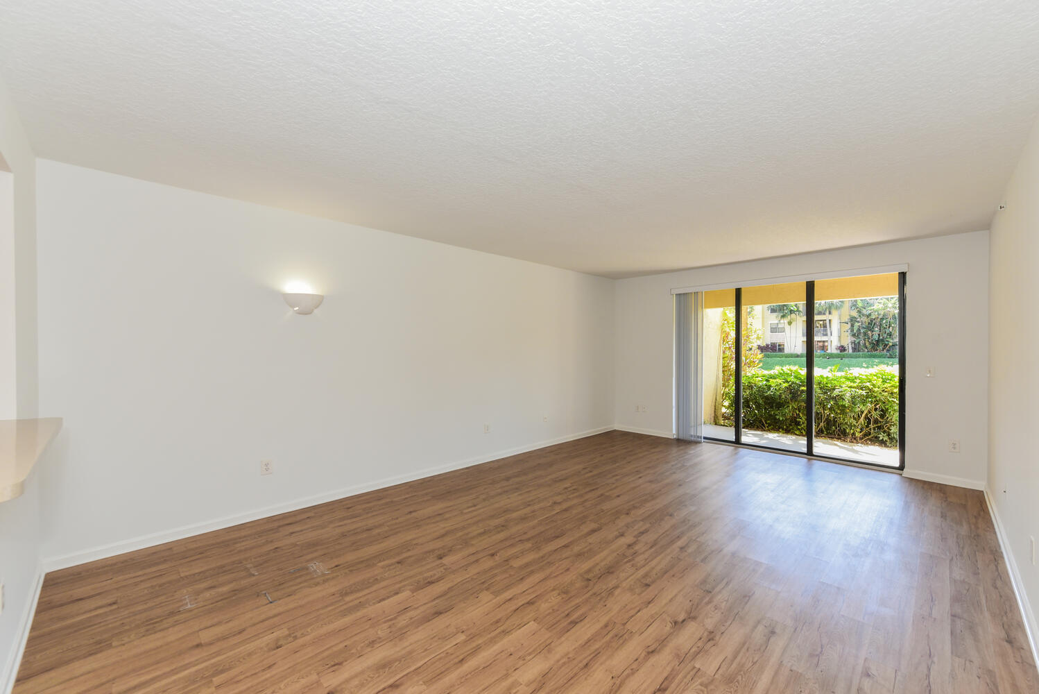 800 Uno Lago Drive 104