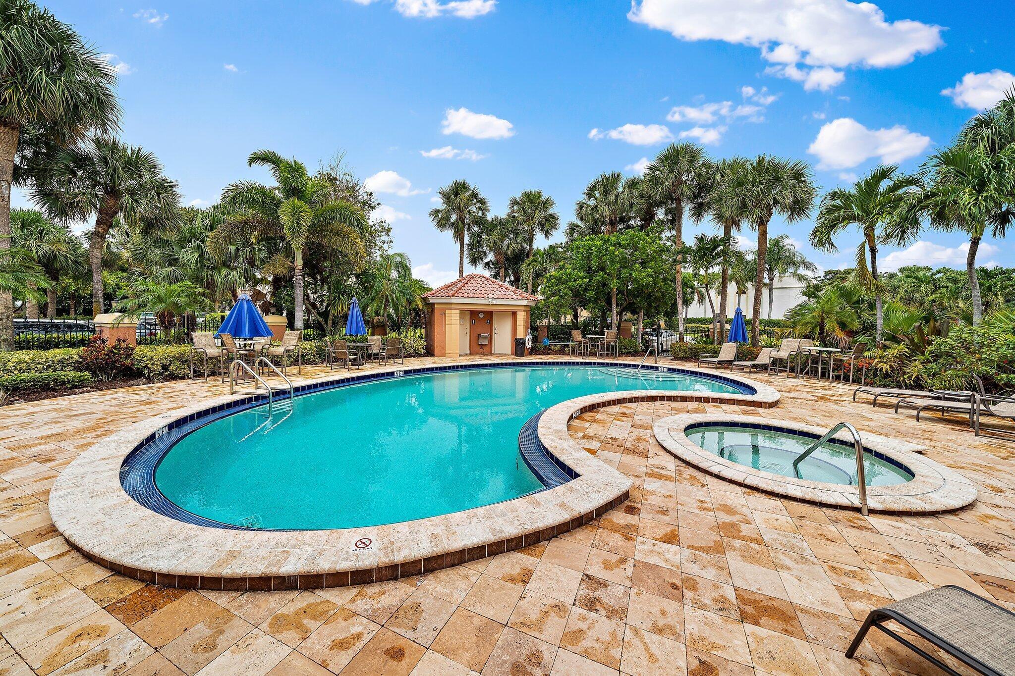 800 Uno Lago Drive 104