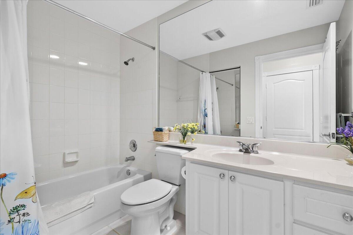 3277 SE Glacier Terrace