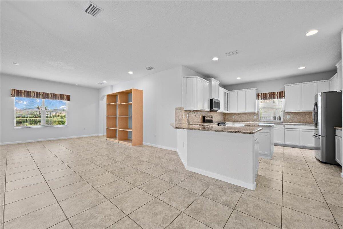 12158 SW AVENTINO Drive, Port St. Lucie