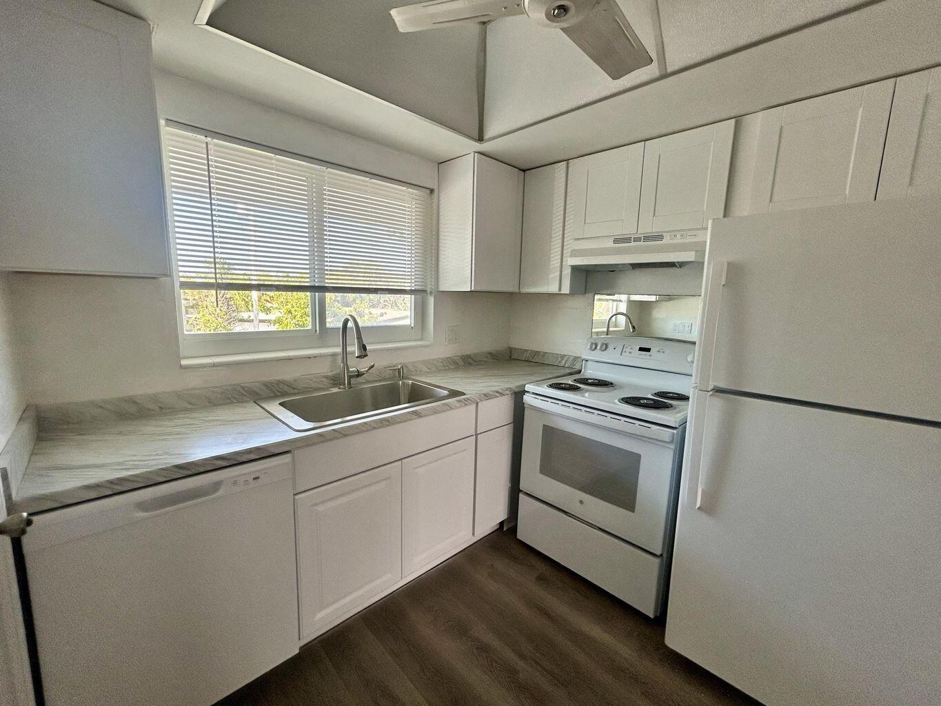331 TEQUESTA Drive Unit: 216