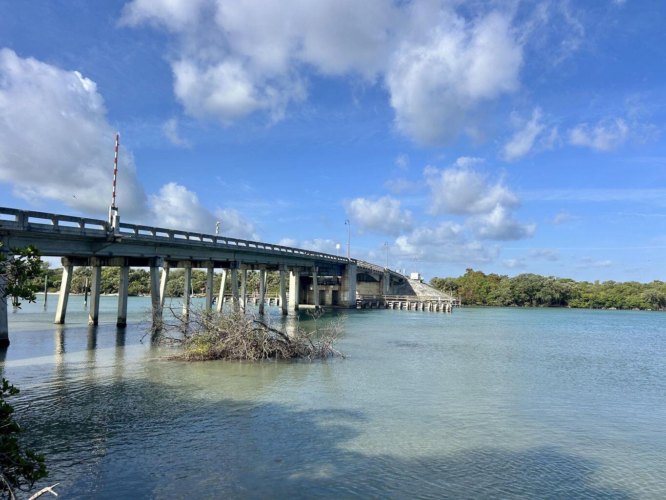 331 TEQUESTA Drive Unit: 216