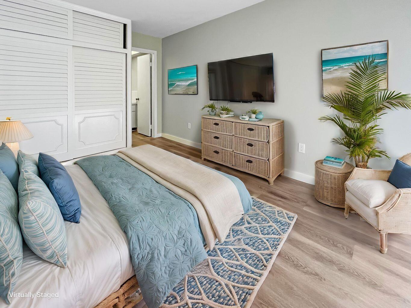331 TEQUESTA Drive Unit: 216