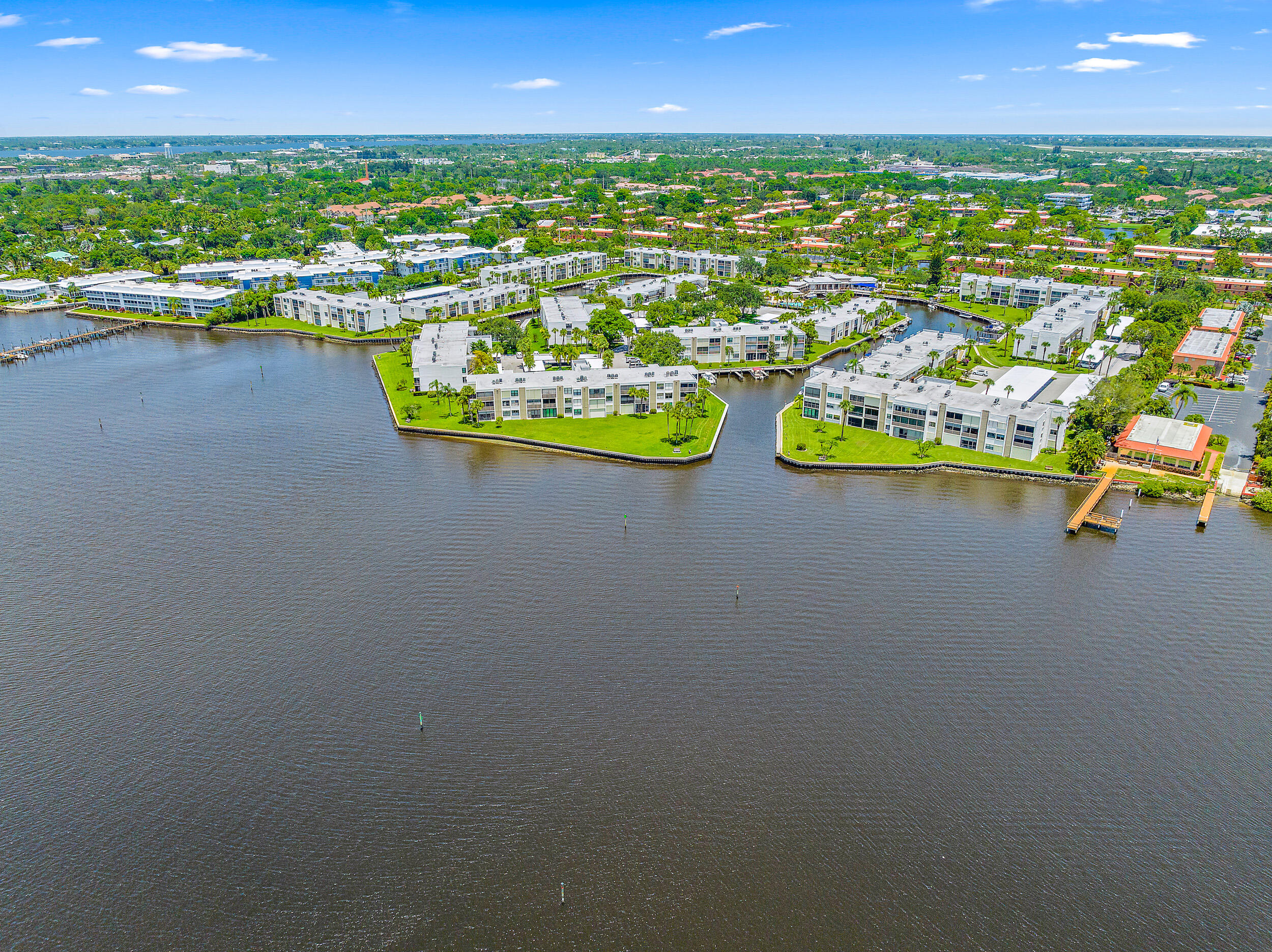 1950 SW PALM CITY Road 1-202