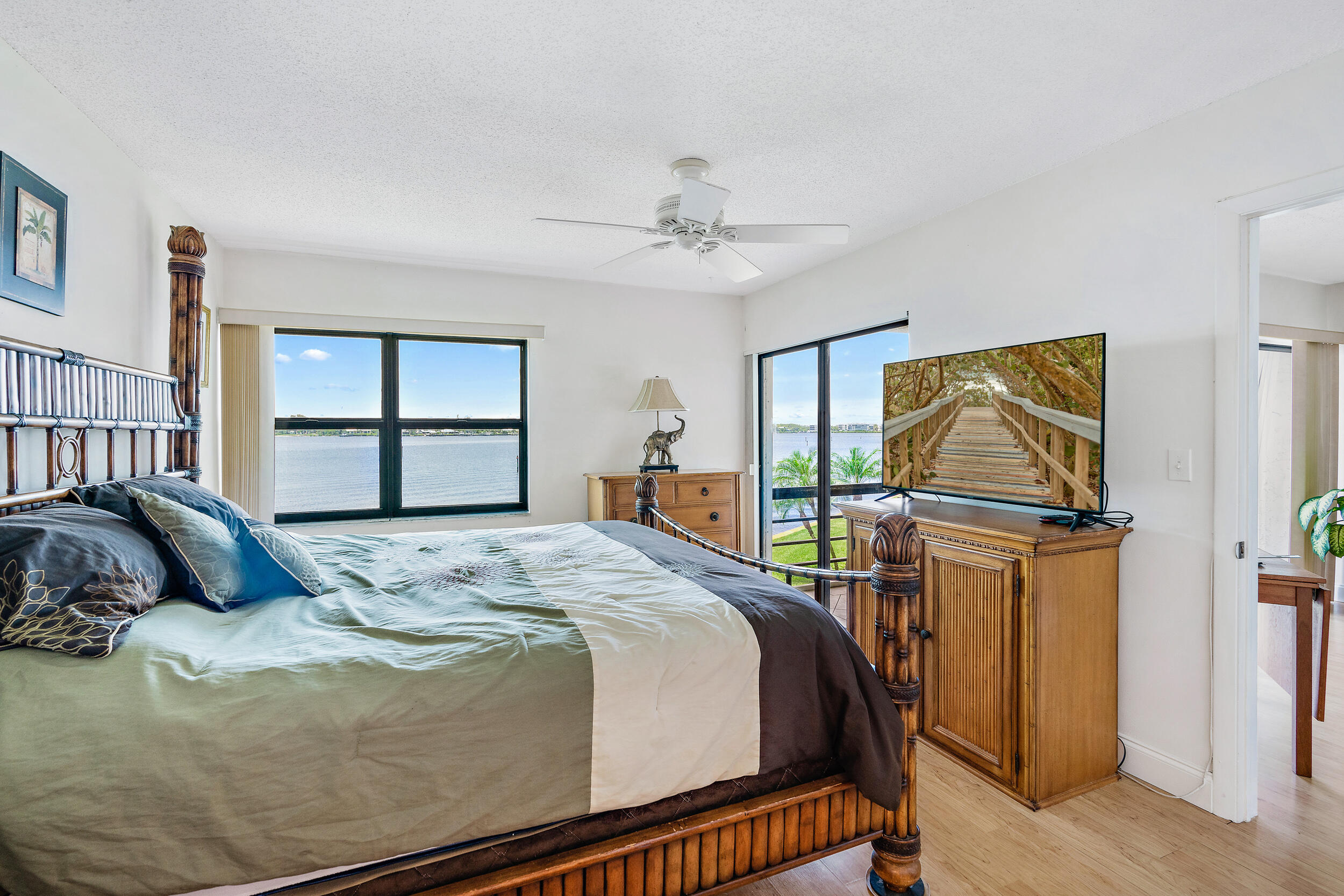1950 SW PALM CITY Road 1-202