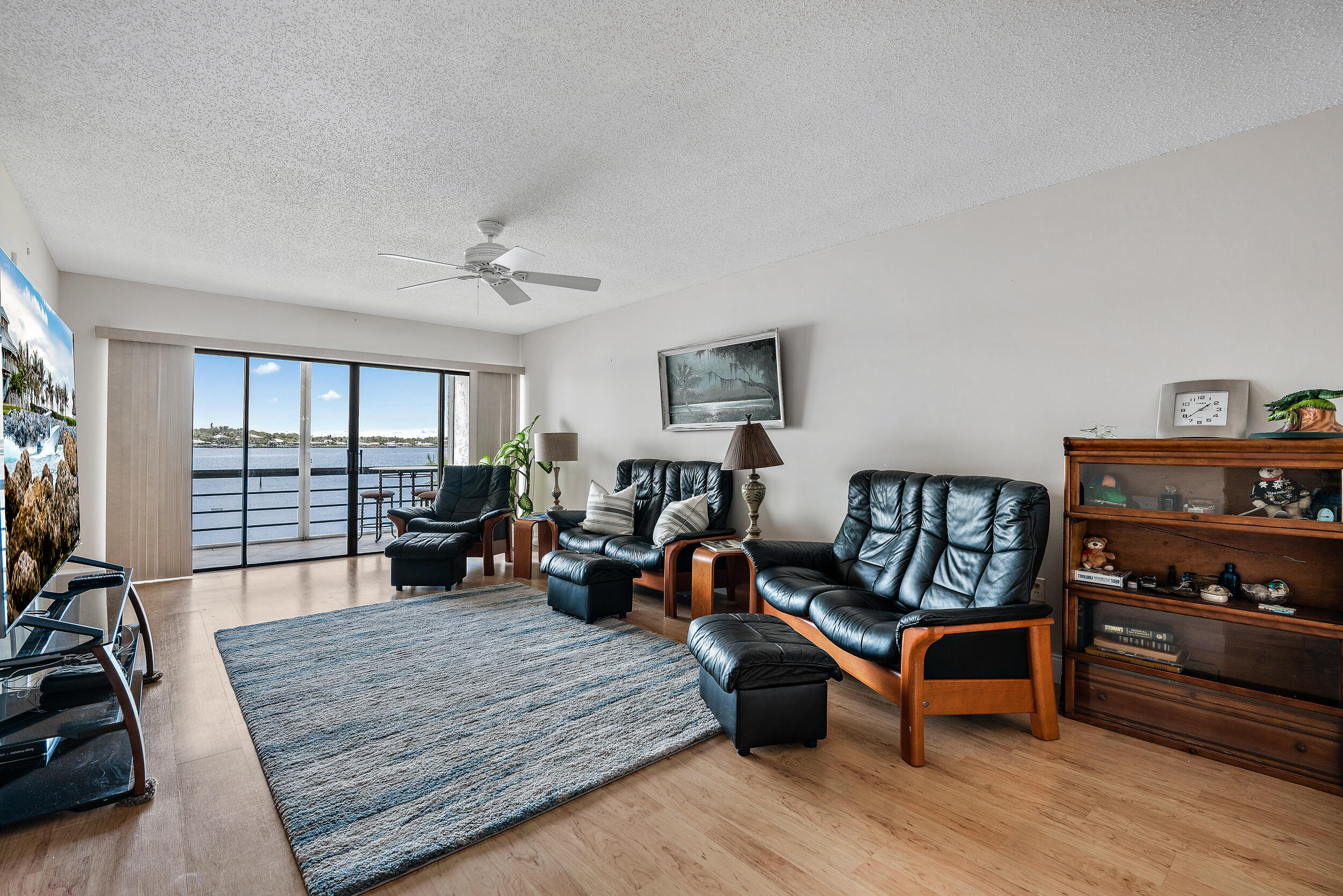1950 SW PALM CITY Road 1-202