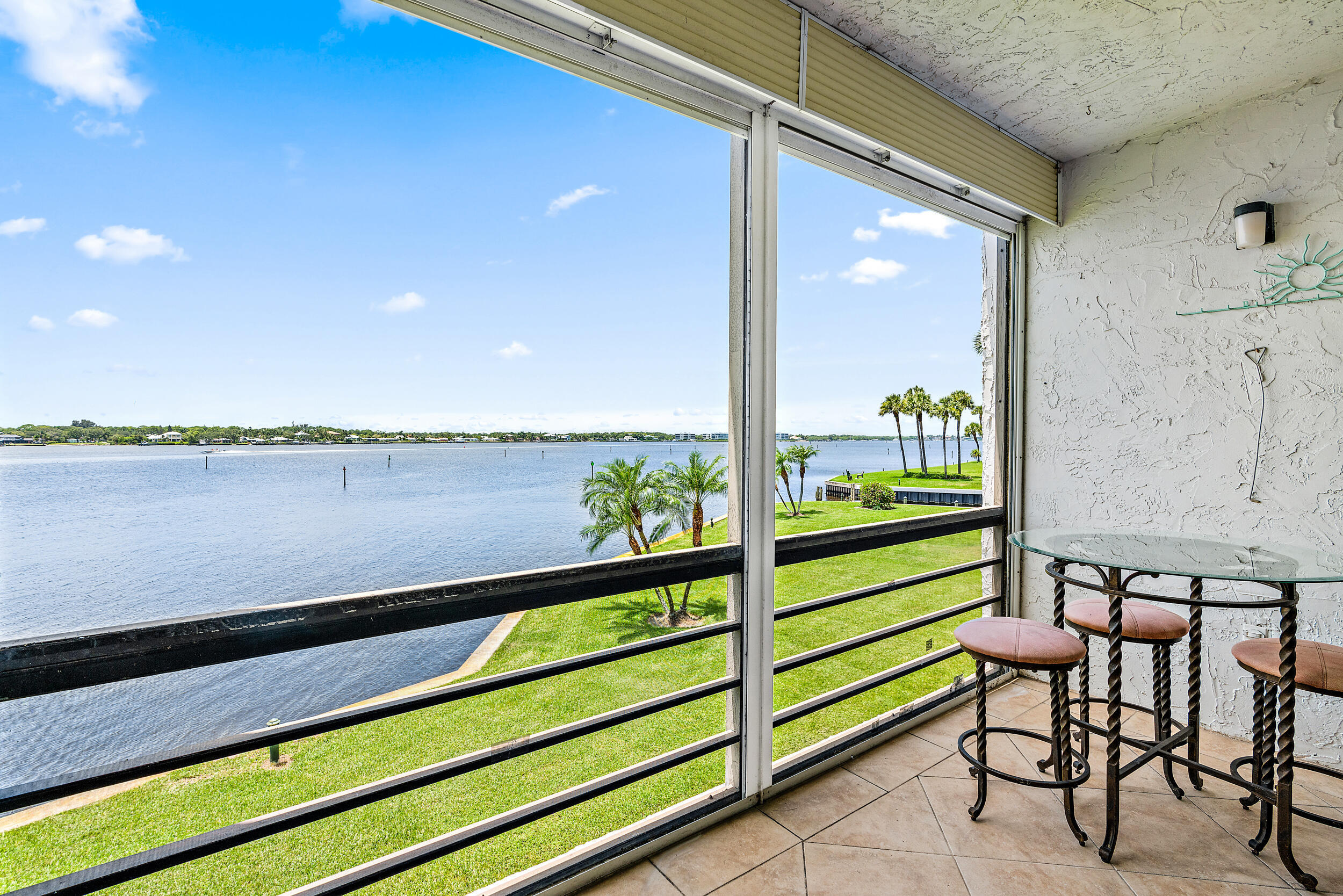 1950 SW PALM CITY Road 1-202