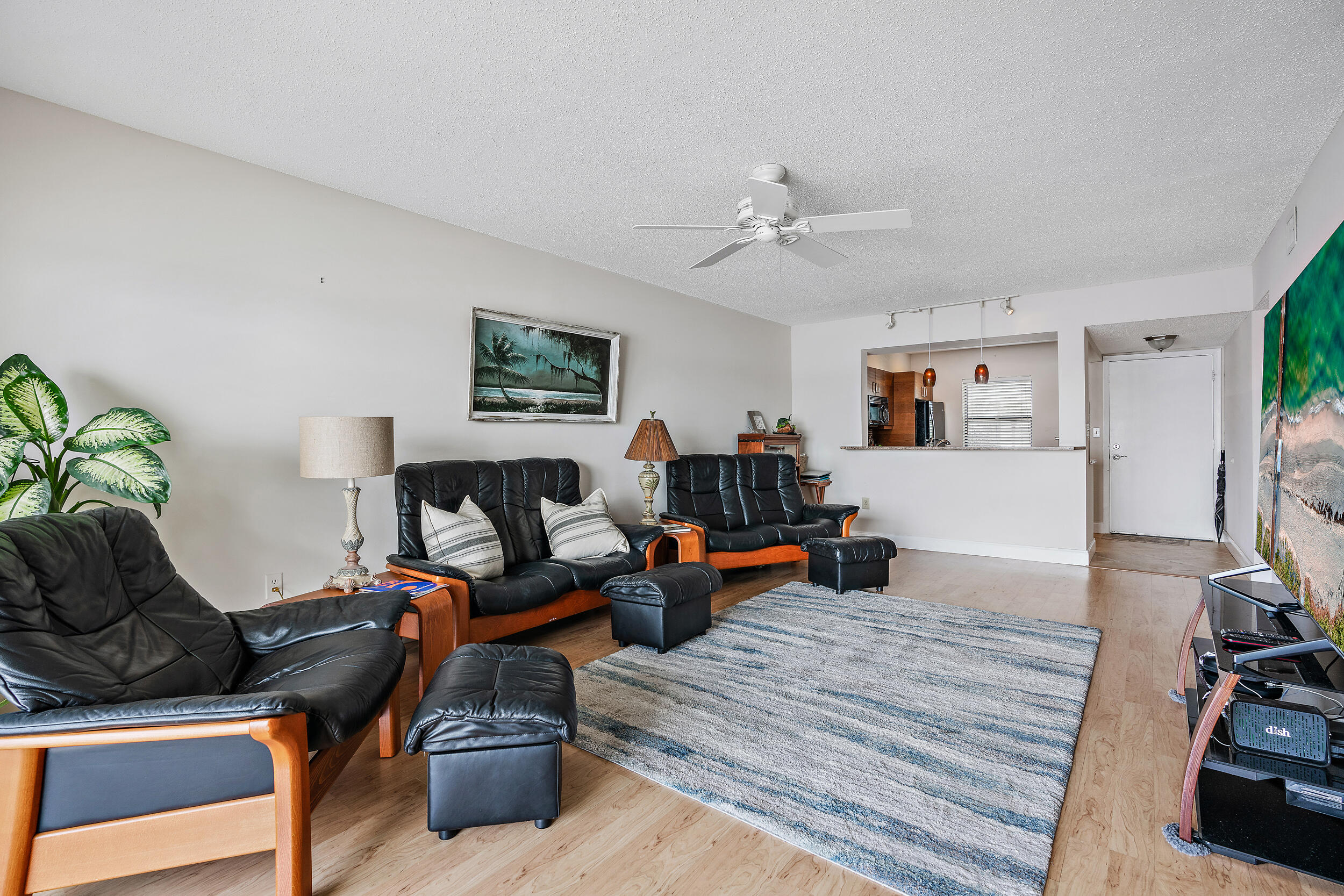 1950 SW PALM CITY Road 1-202