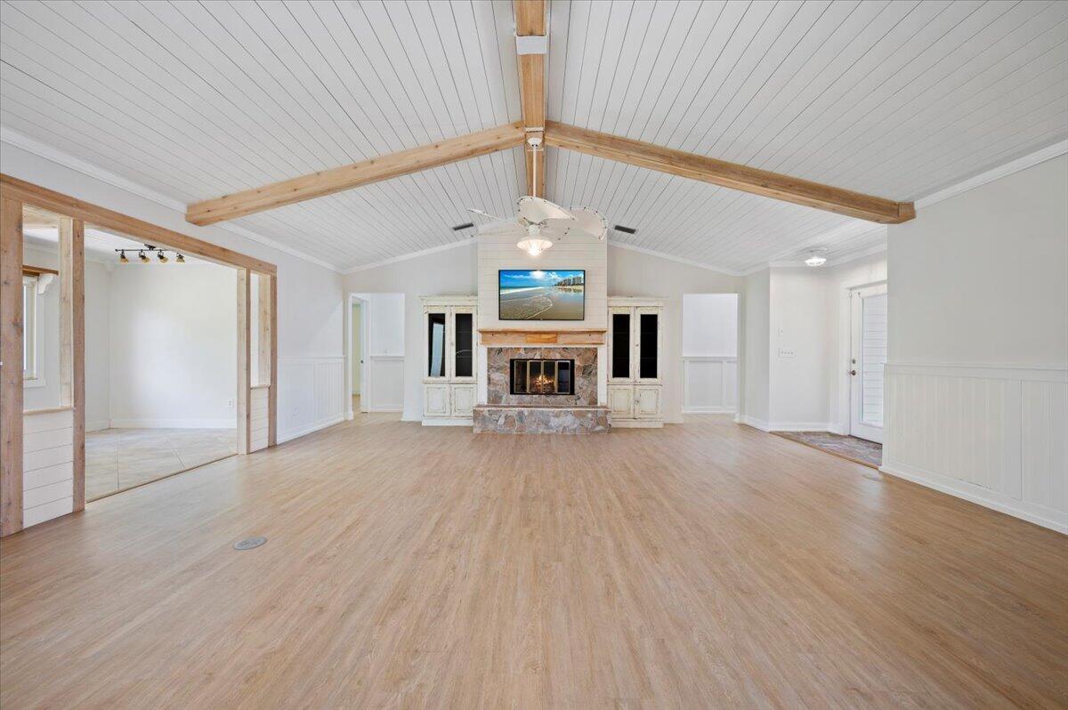 6930 SE Lillian Court