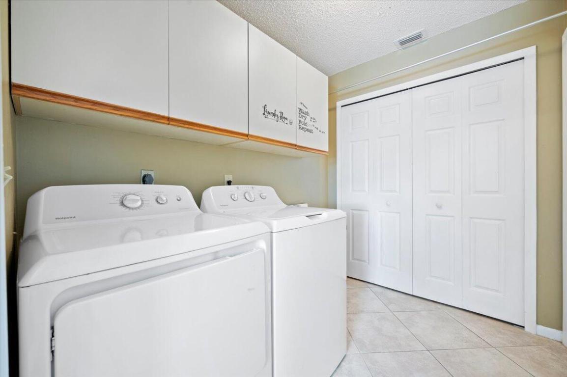 6930 SE Lillian Court