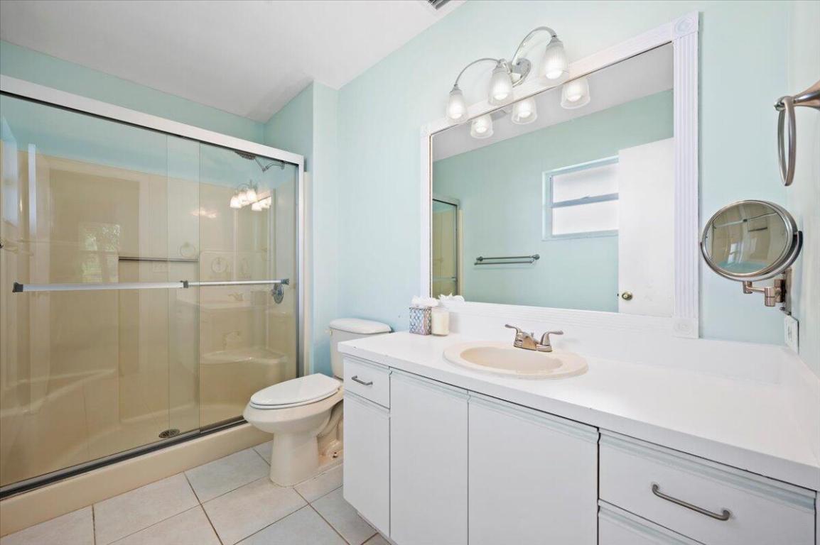 6930 SE Lillian Court