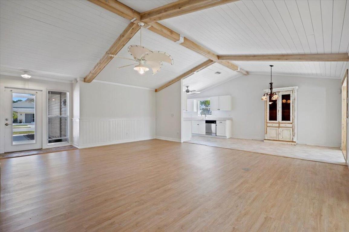 6930 SE Lillian Court