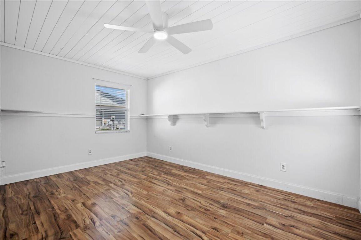 6930 SE Lillian Court