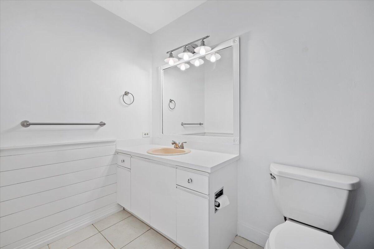 6930 SE Lillian Court