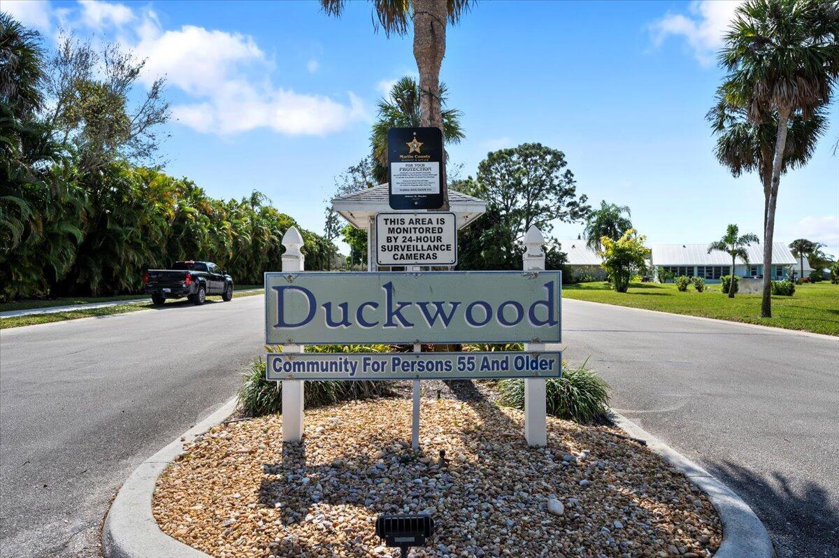 6930 SE Lillian Court