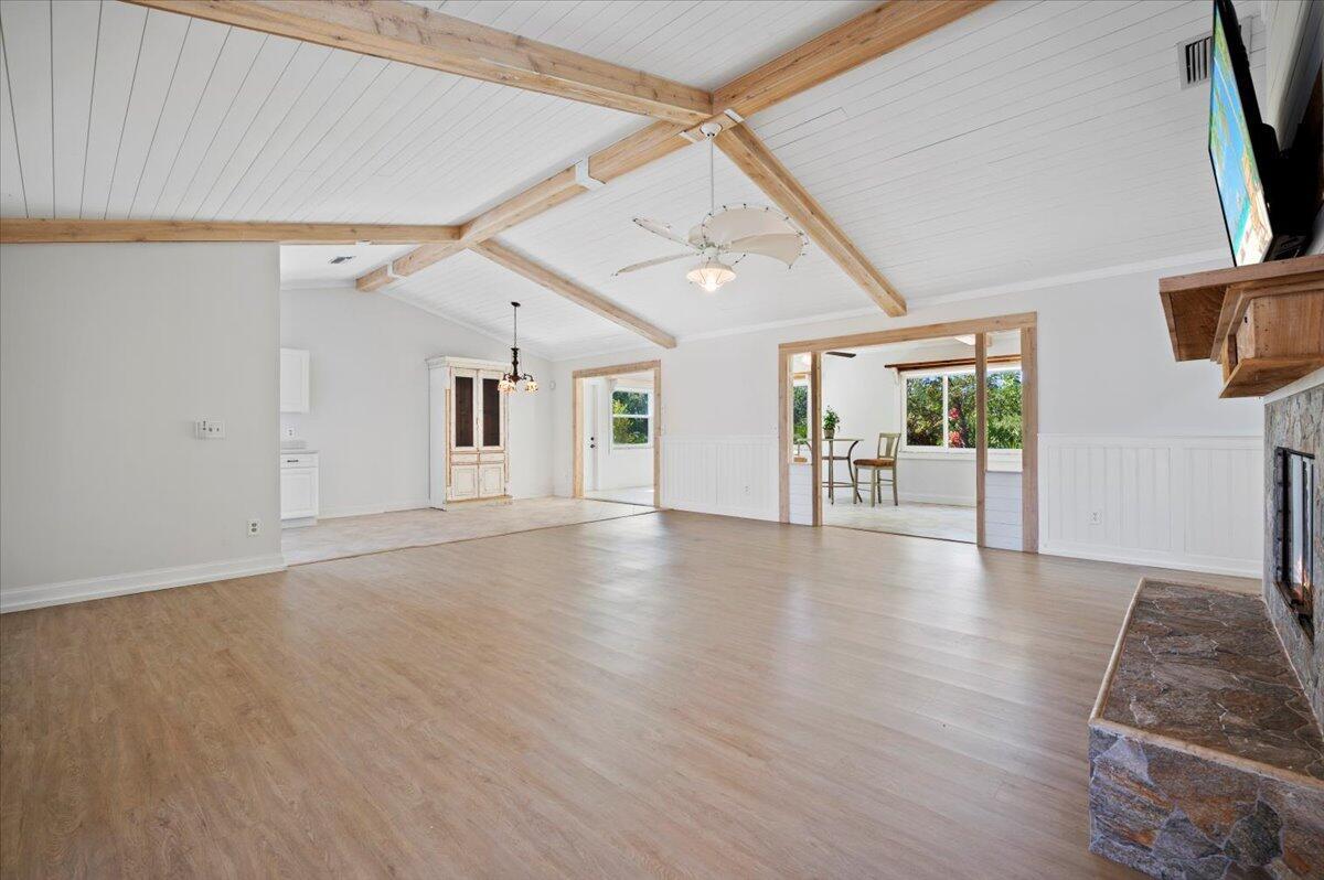 6930 SE Lillian Court