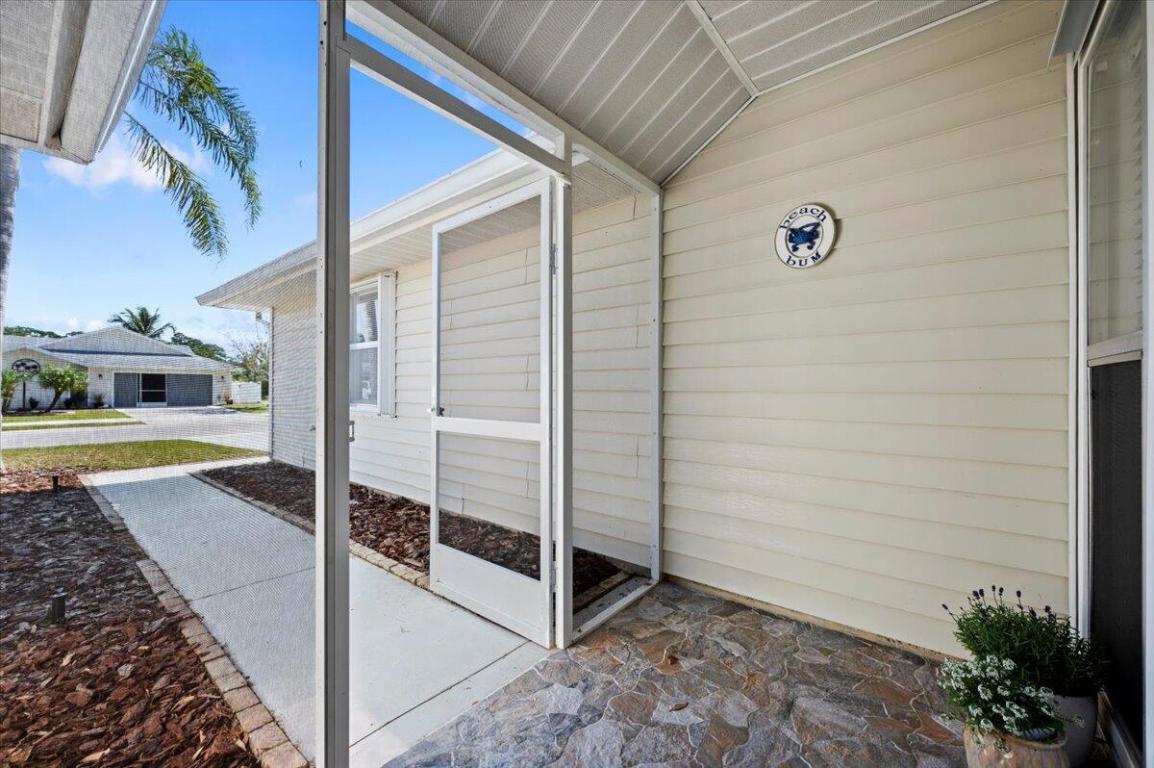 6930 SE Lillian Court