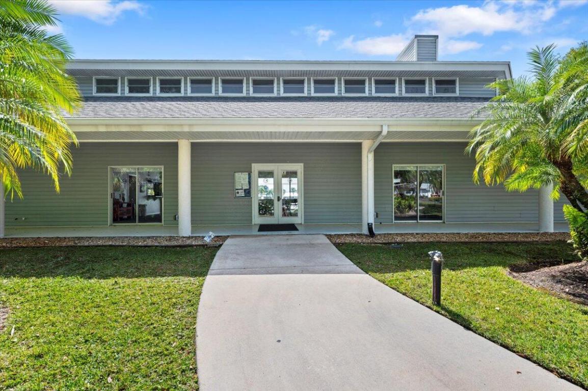 6930 SE Lillian Court