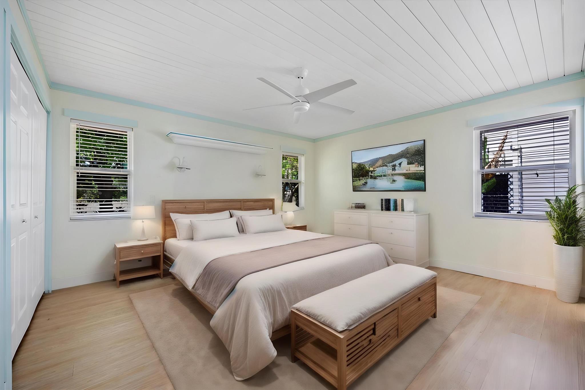 6930 SE Lillian Court