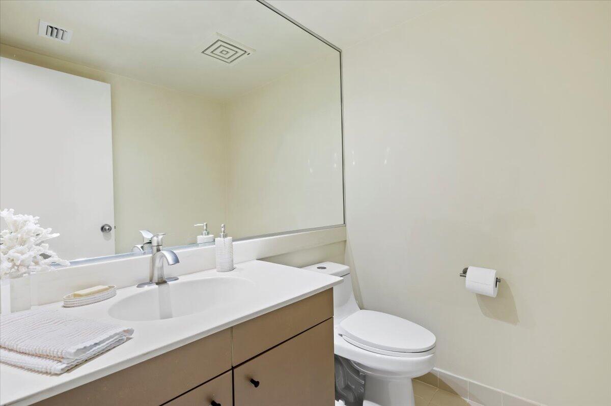 4050 N Ocean Drive 101