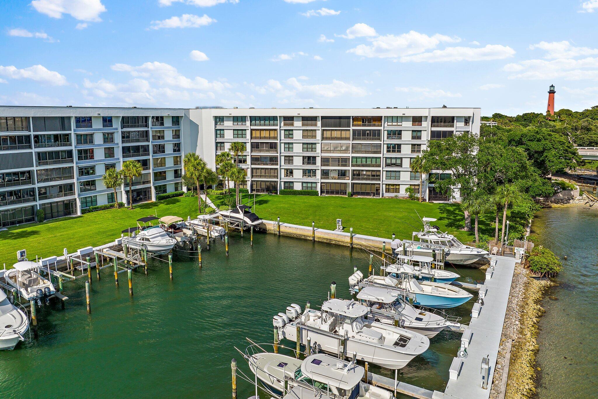 1542 Cove Drive 606c