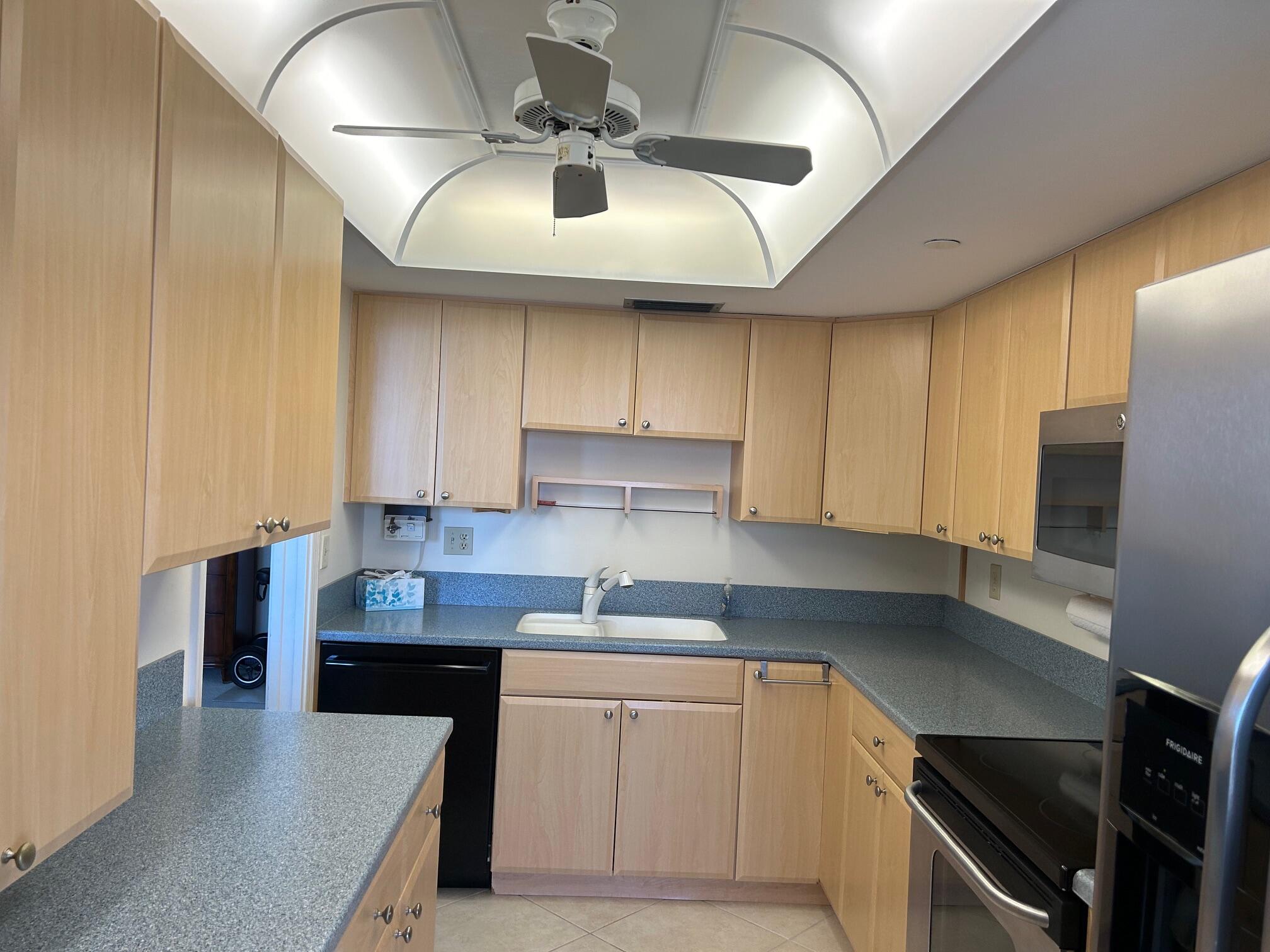 1542 Cove Drive 606c