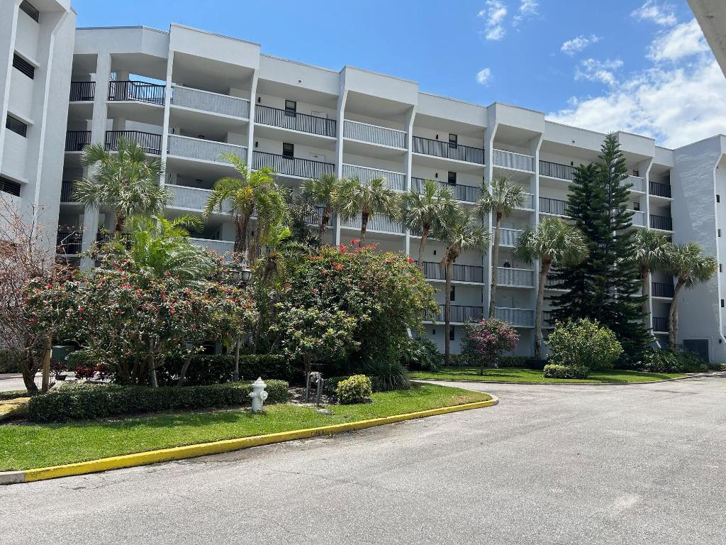 1542 Cove Drive 606c