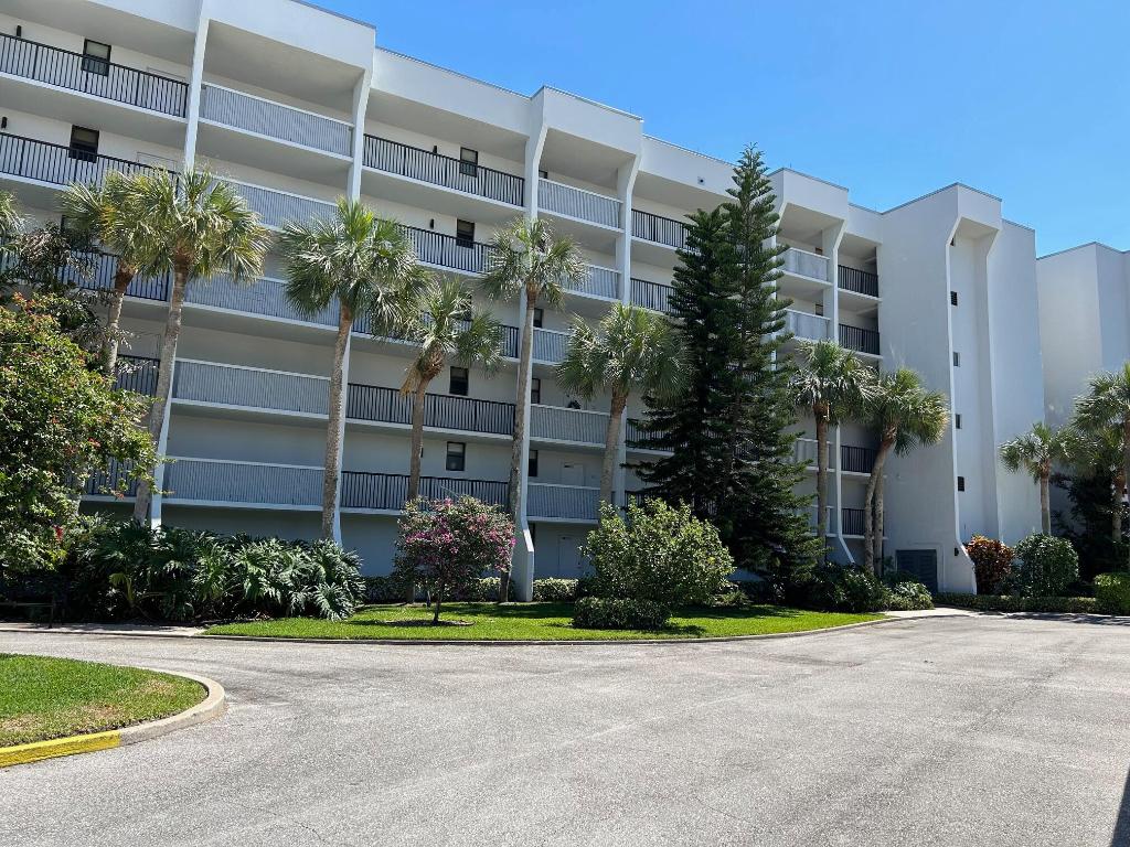 1542 Cove Drive 606c