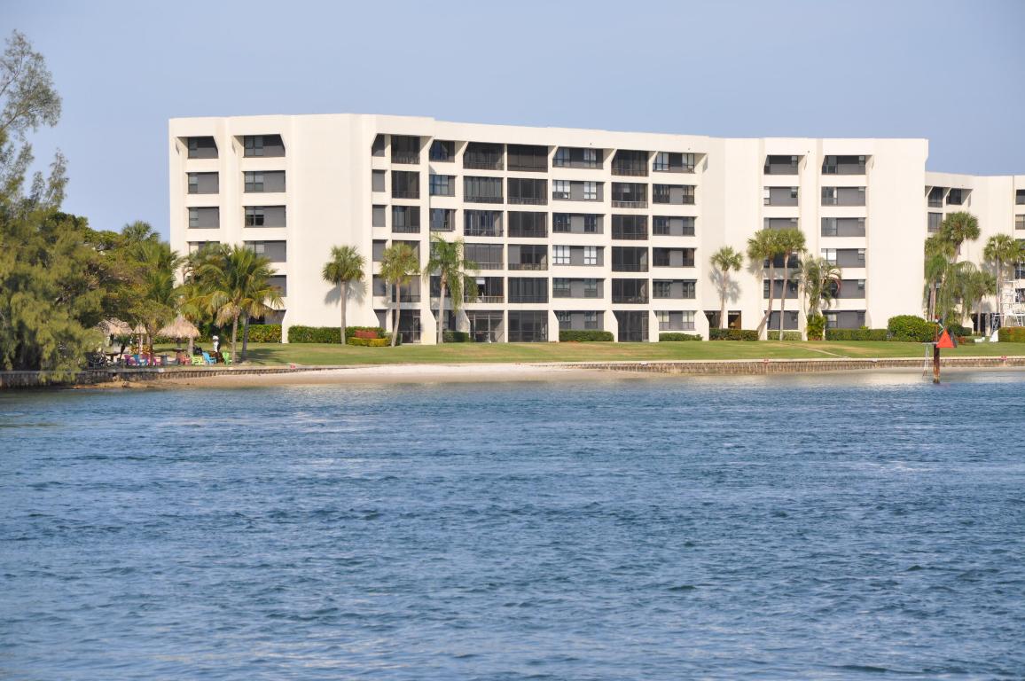 1542 Cove Drive 606c