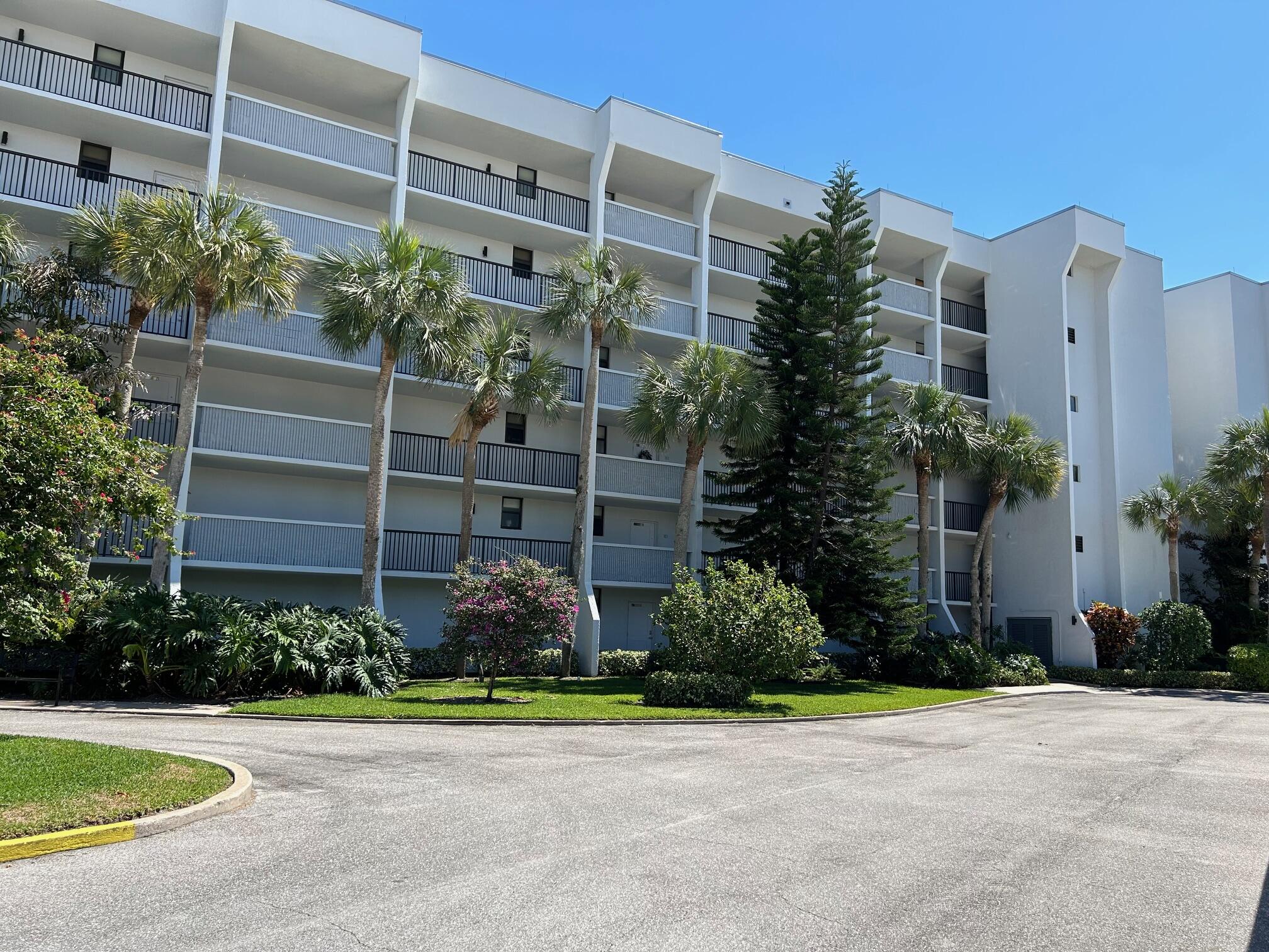 1542 Cove Drive 606c