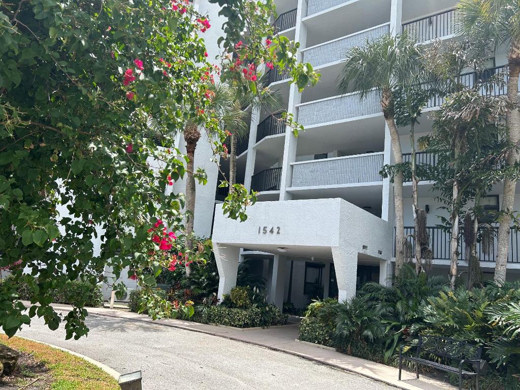 1542 Cove Drive 606c