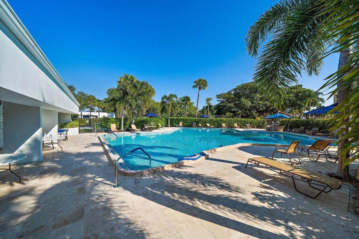 1542 Cove Drive 606c