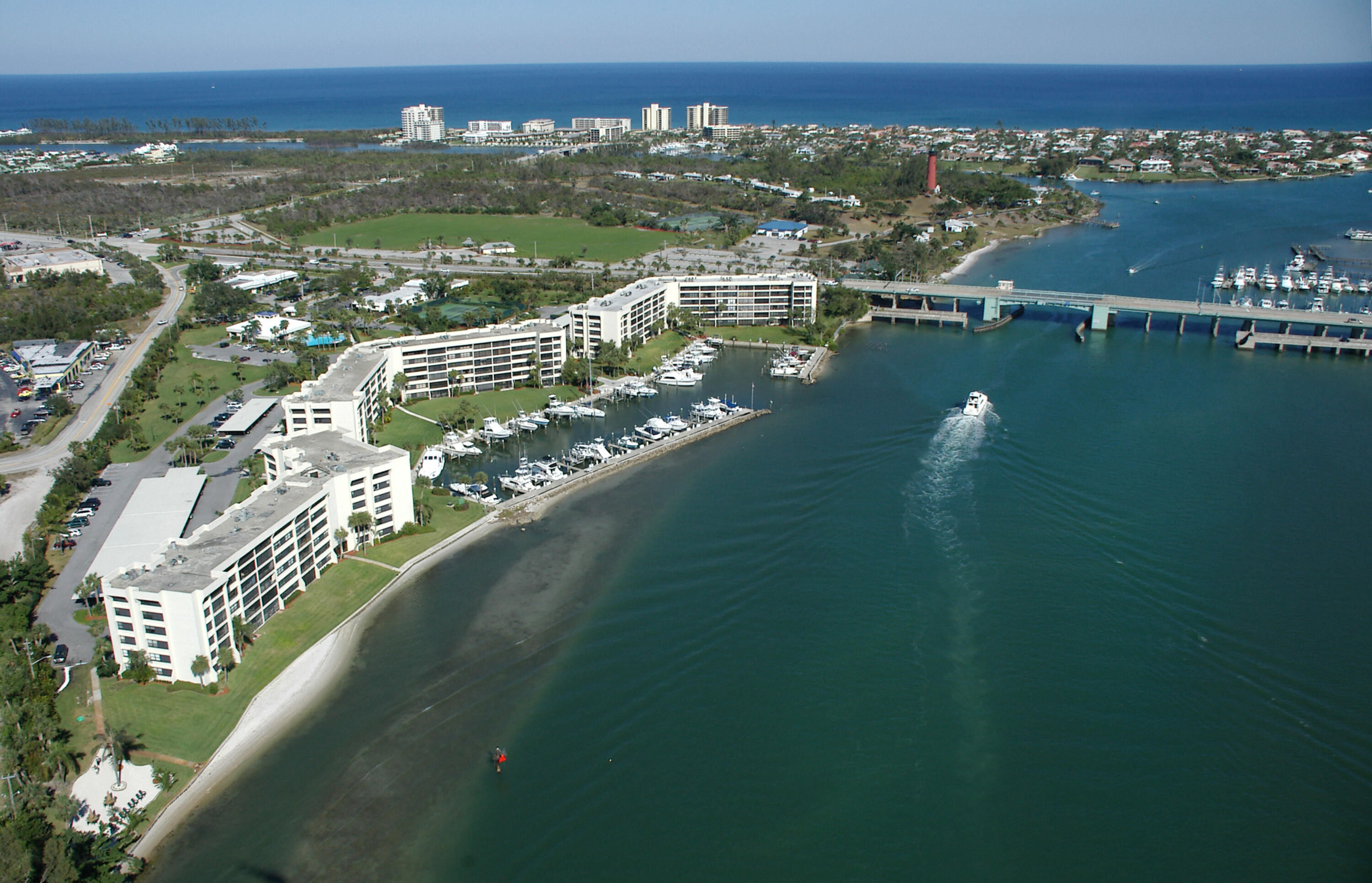 1542 Cove Drive 606c