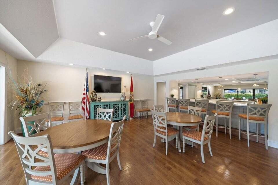 1542 Cove Drive 606c