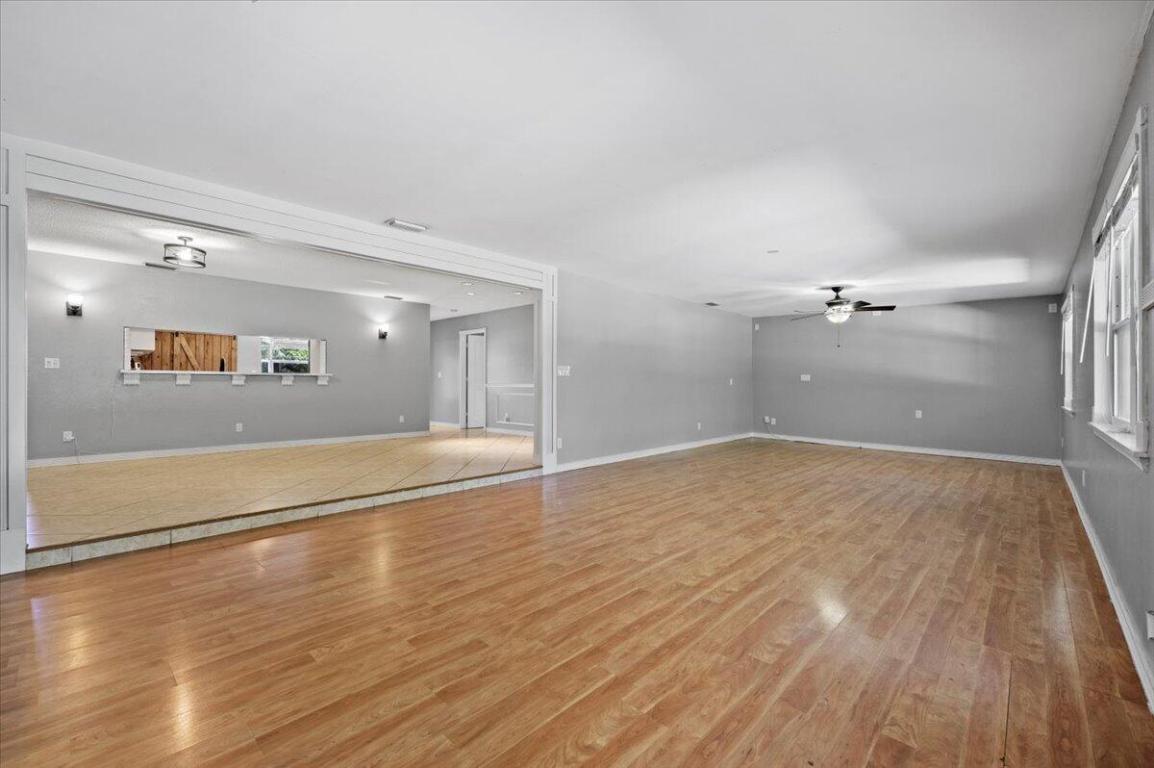 11819 Tangerine Boulevard